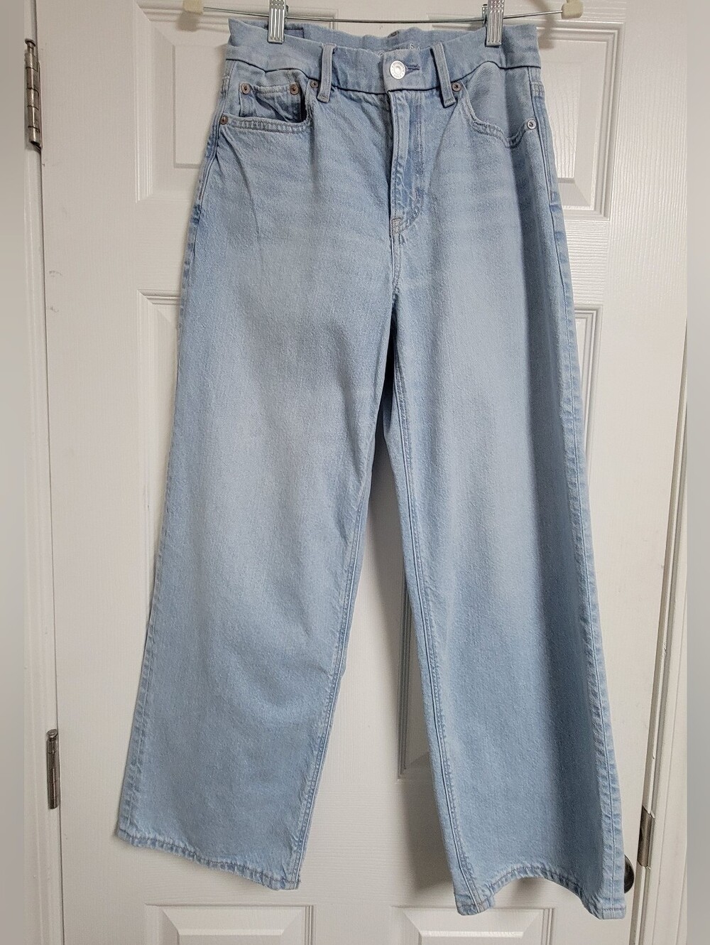 American Eagle Strigid Light Blue Wide-Leg Women’s Jeans Size 4 Short.